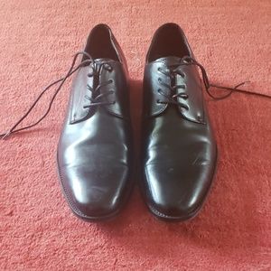 Dress shoes